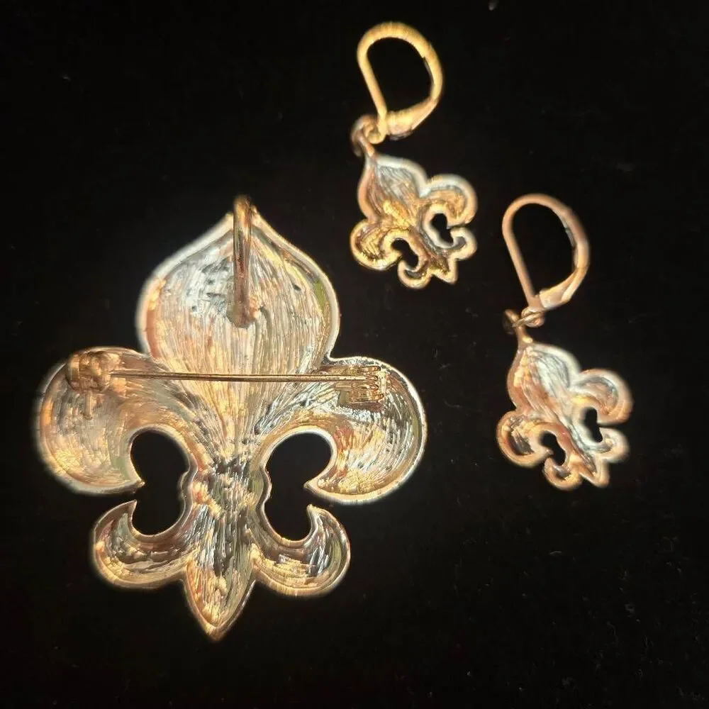 NEW Fleur De Lis Pendant / Pin with Earrings Silver & Orange